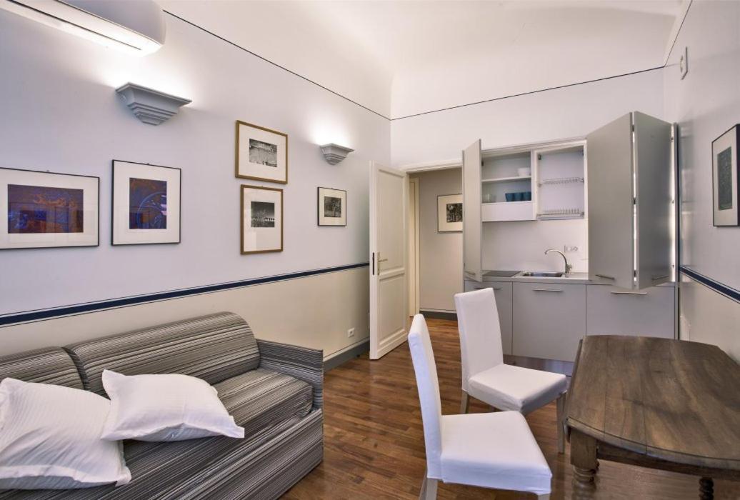 Golden Eagle Apartment *